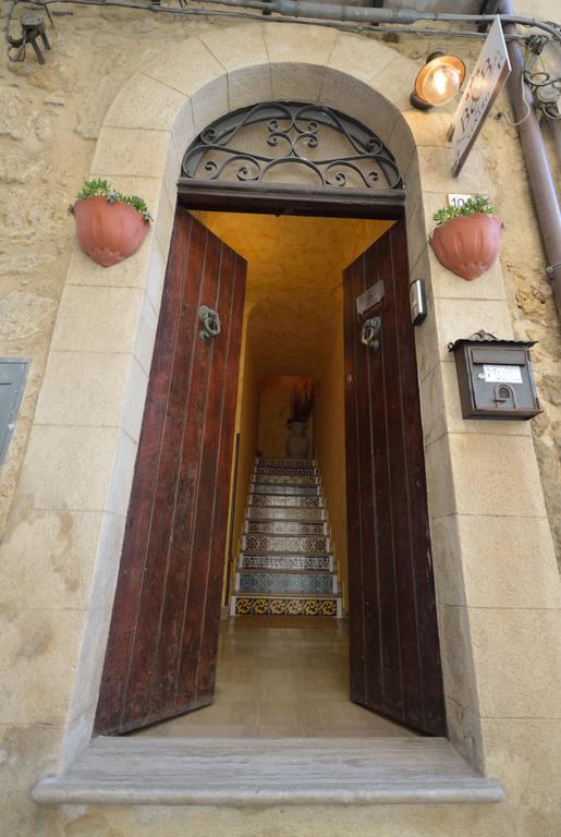 Del Centro Bed & Breakfast Enna Exterior photo